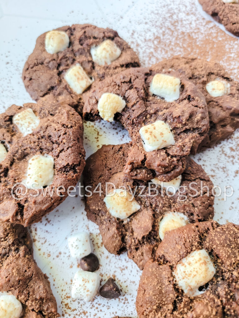 Hot Cocoa Cookies on Rhombus - Image 2