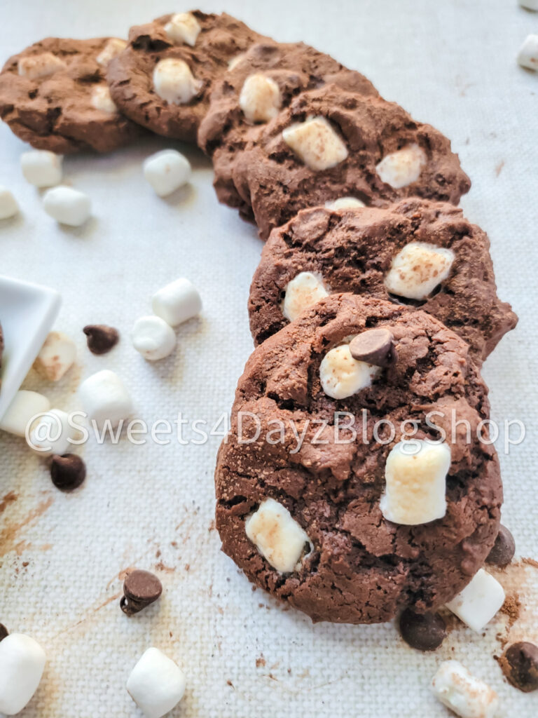Hot Cocoa Cookies on Linen - Image 3