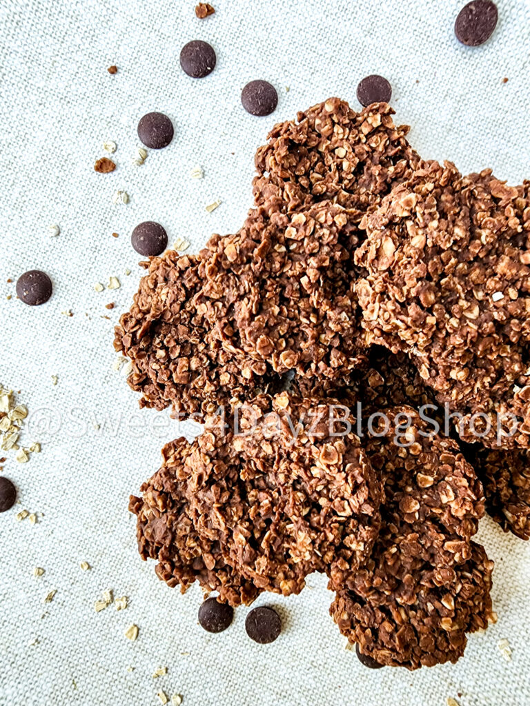 No Bake Peanut Butter Chocolate Cookies on Linen