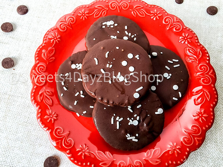 Homemade Peppermint Patties on Linen - Image 2