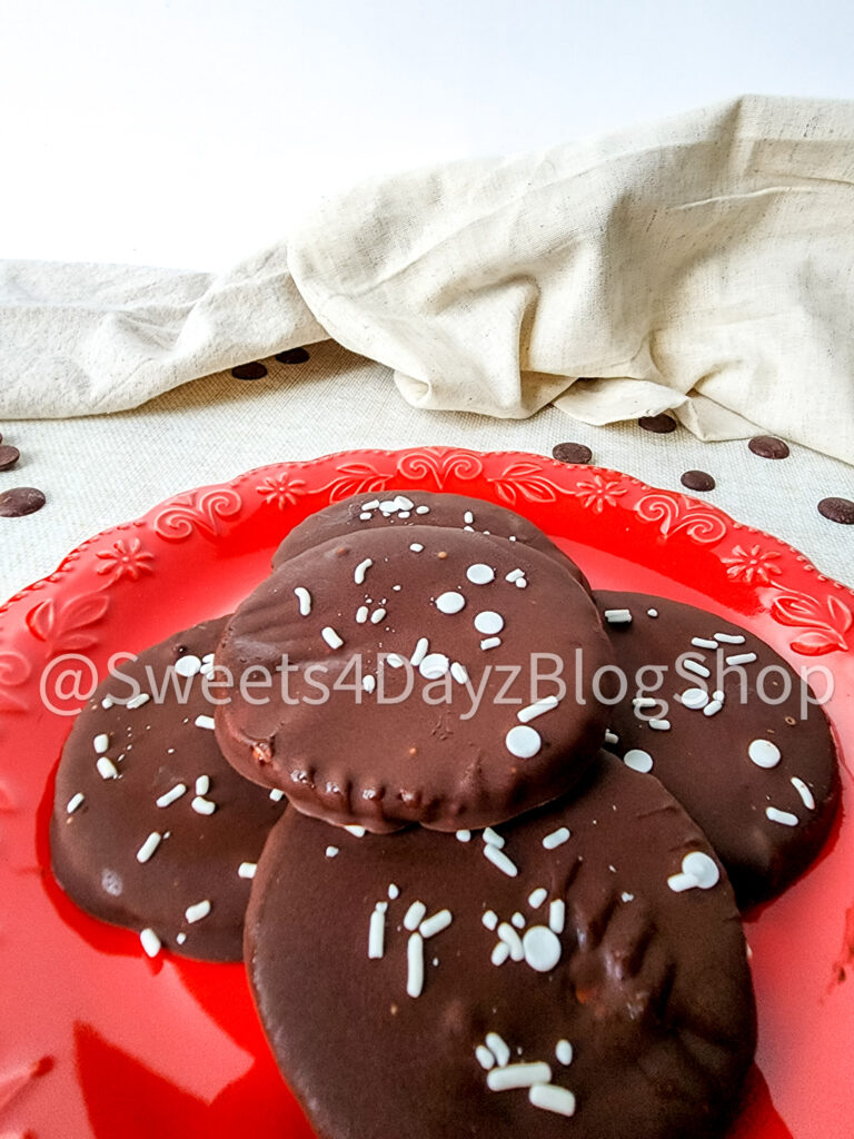Homemade Peppermint Patties on Linen - Image 4