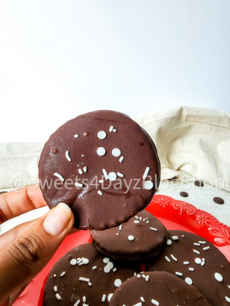 Homemade Peppermint Patties on Linen - Image 5