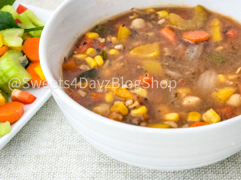 Copycat Panera Bread 10 Vegetable Soup on Linen