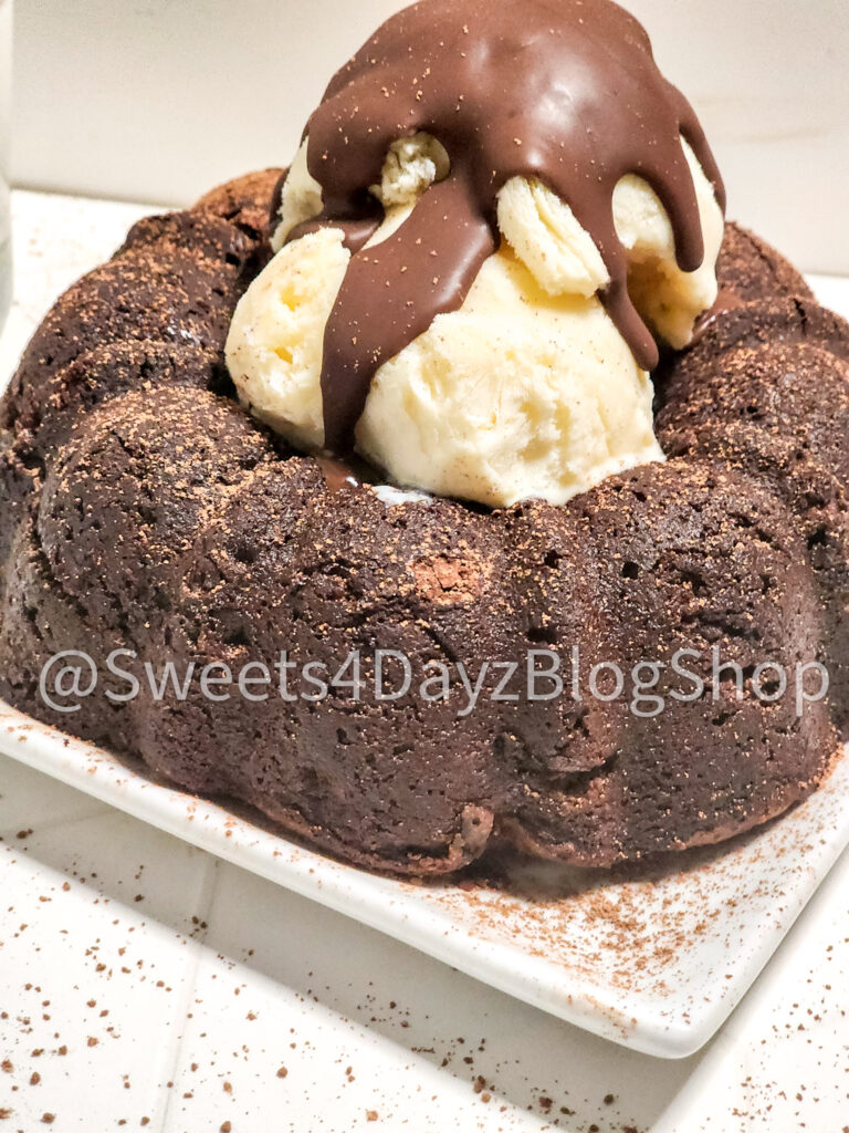 Molten Lava Cake on Rhombus - Image 2