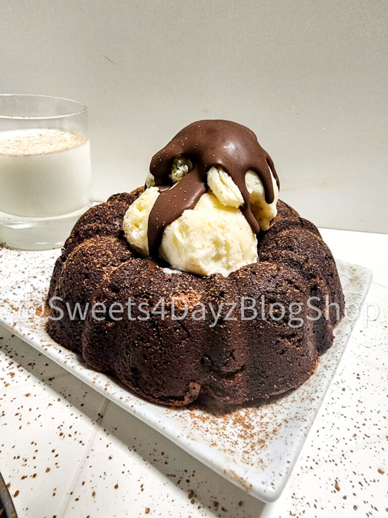 Molten Lava Cake on Rhombus - Image 5