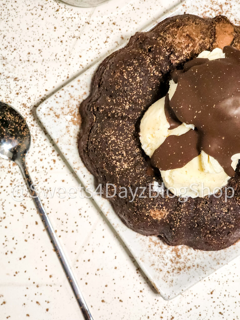 Molten Lava Cake on Rhombus - Image 6