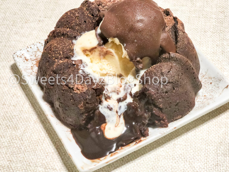 Molten Lava Cake on Linen - Image 3
