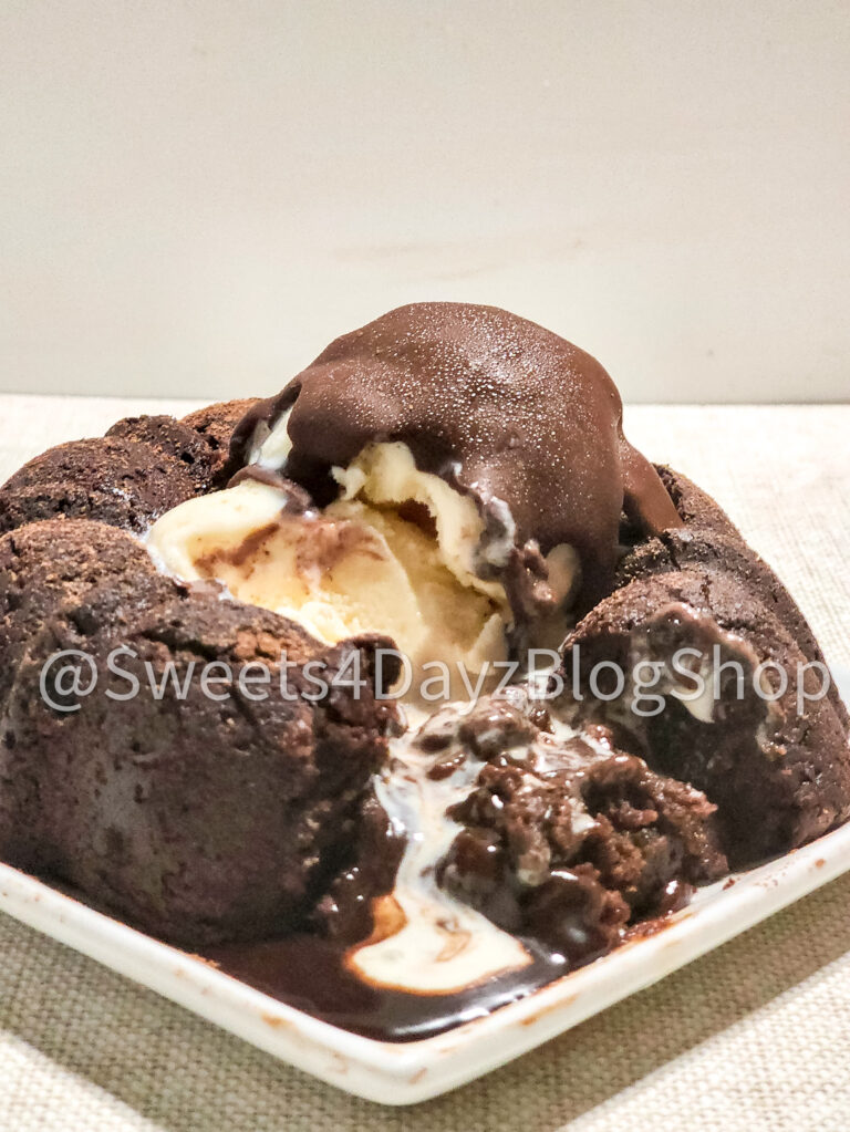 Molten Lava Cake on Linen - Image 6