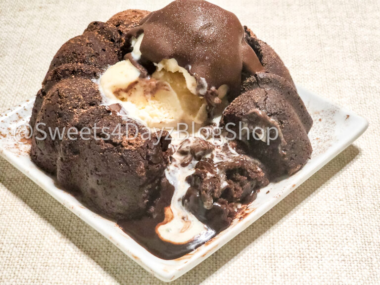 Molten Lava Cake on Linen - Image 7