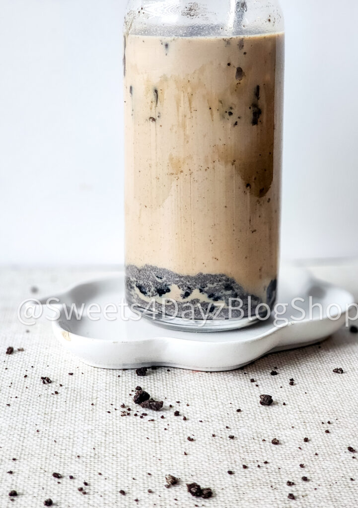 Oreo Bubble Milk Tea on Linen - Image 2
