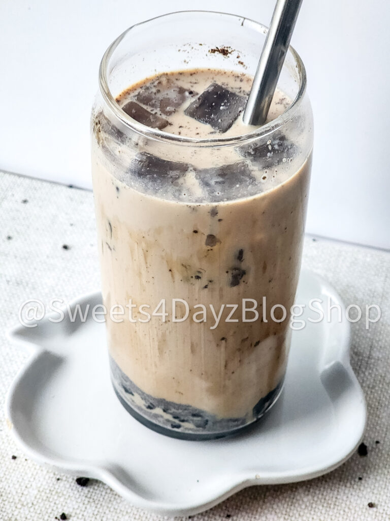 Oreo Bubble Milk Tea on Linen - Image 3