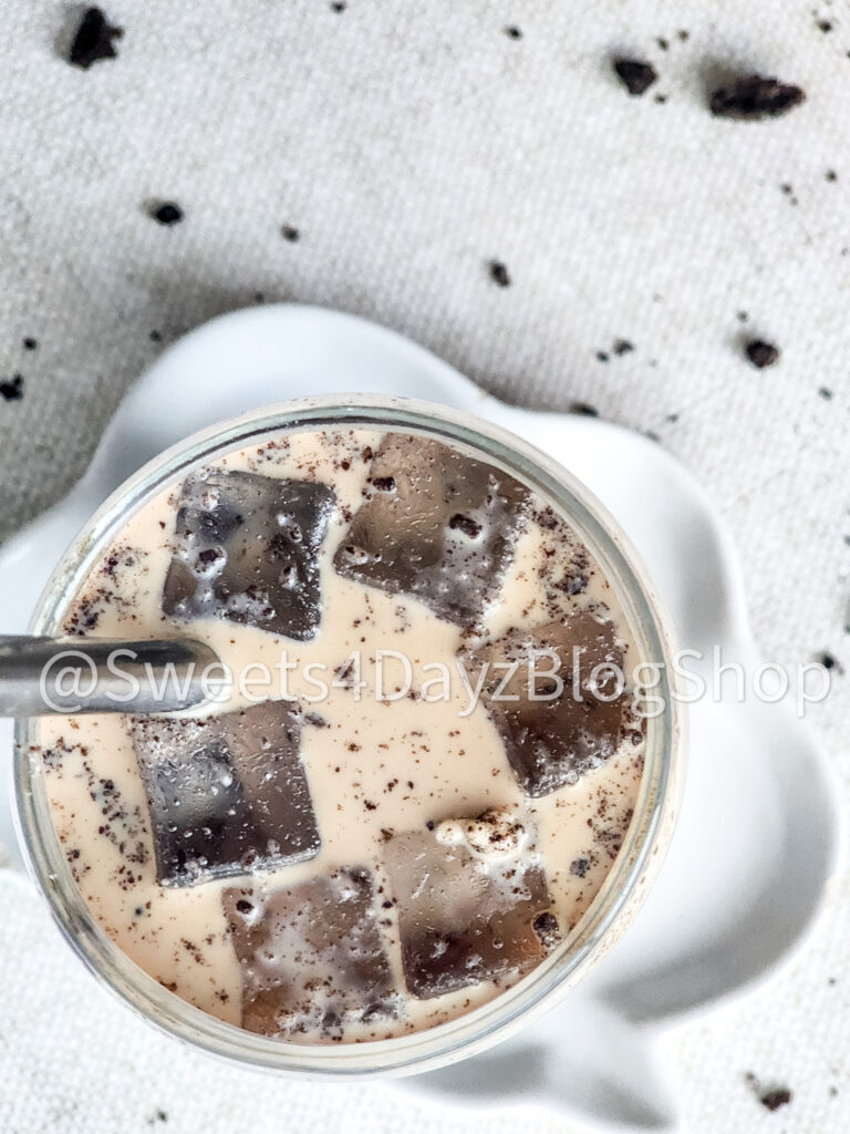 Oreo Bubble Milk Tea on Linen - Image 4