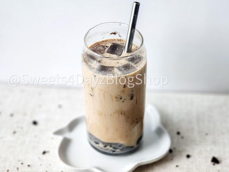 Oreo Bubble Milk Tea on Linen - Image 6