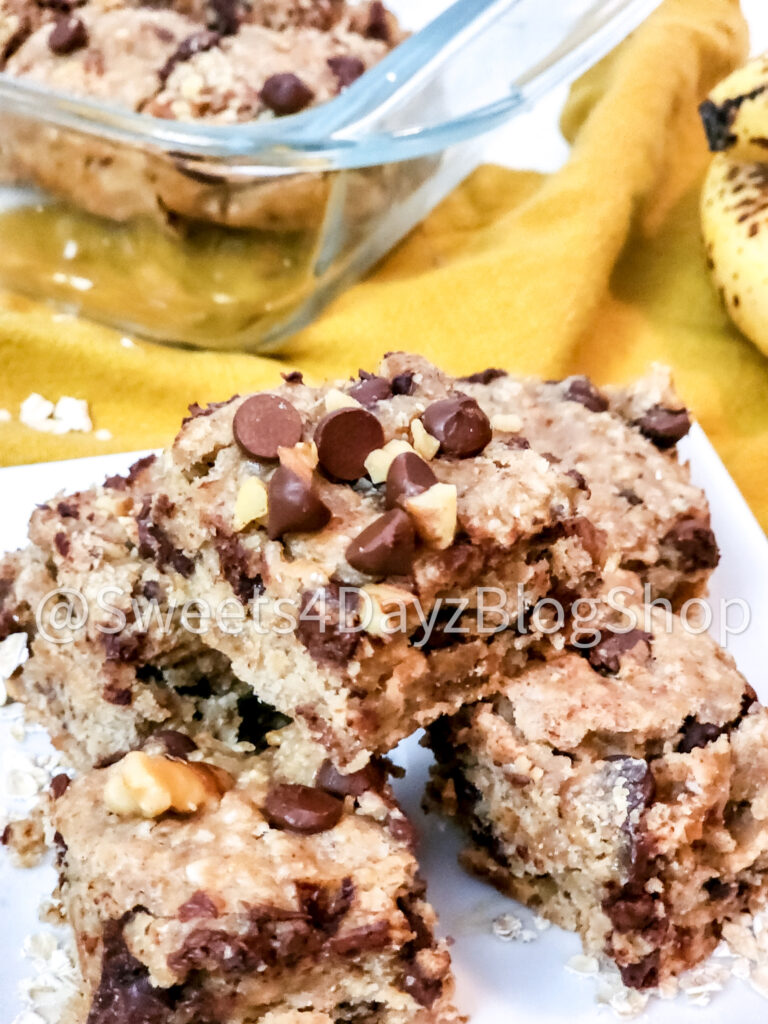 Vegan Banana Bread Oatmeal Bars on Rhombus