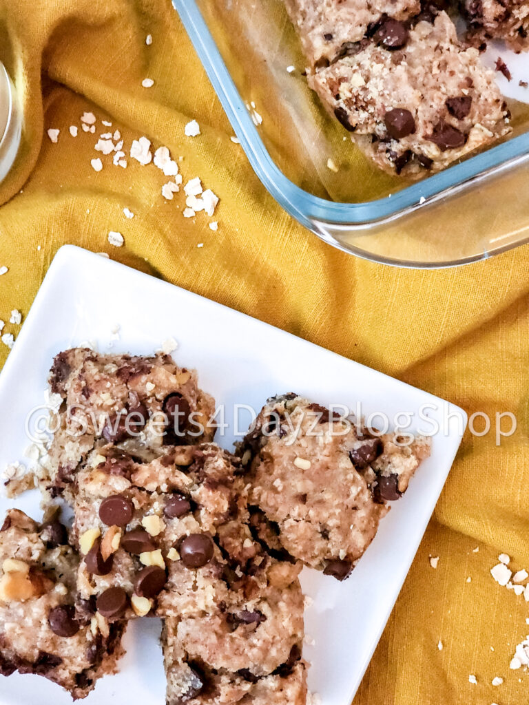 Vegan Banana Bread Oatmeal Bars on Rhombus - Image 5