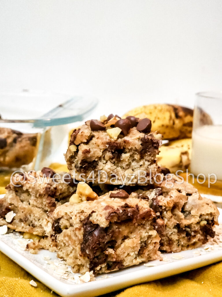Vegan Banana Bread Oatmeal Bars on Rhombus - Image 8