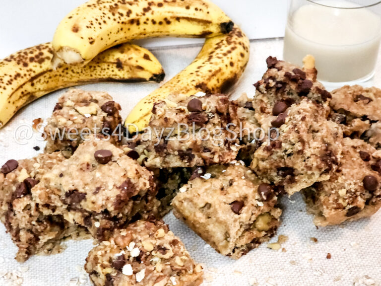 Vegan Banana Bread Oatmeal Bars on Linen - Image 3