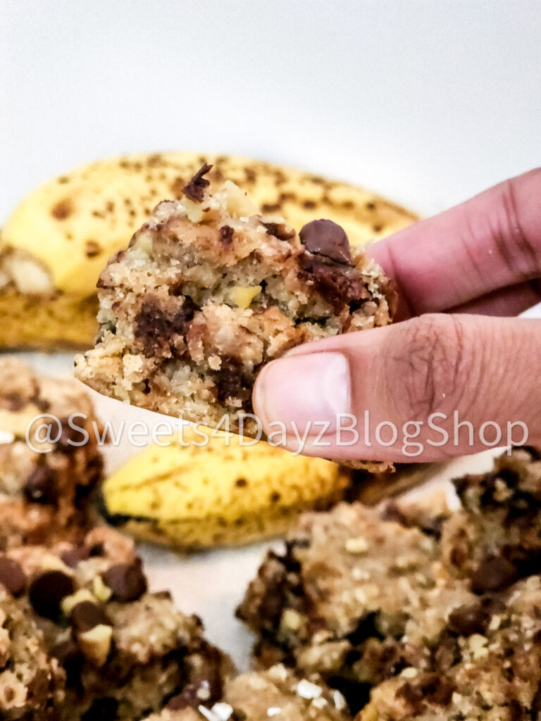 Vegan Banana Bread Oatmeal Bars on Linen - Image 5