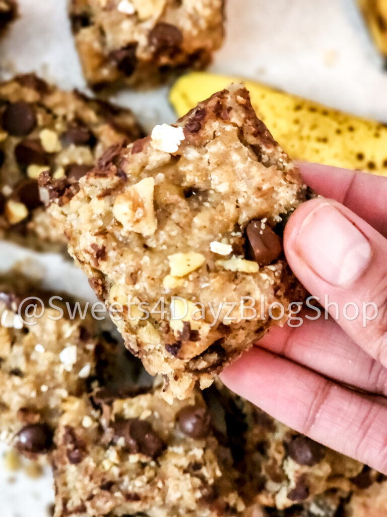 Vegan Banana Bread Oatmeal Bars on Linen - Image 6