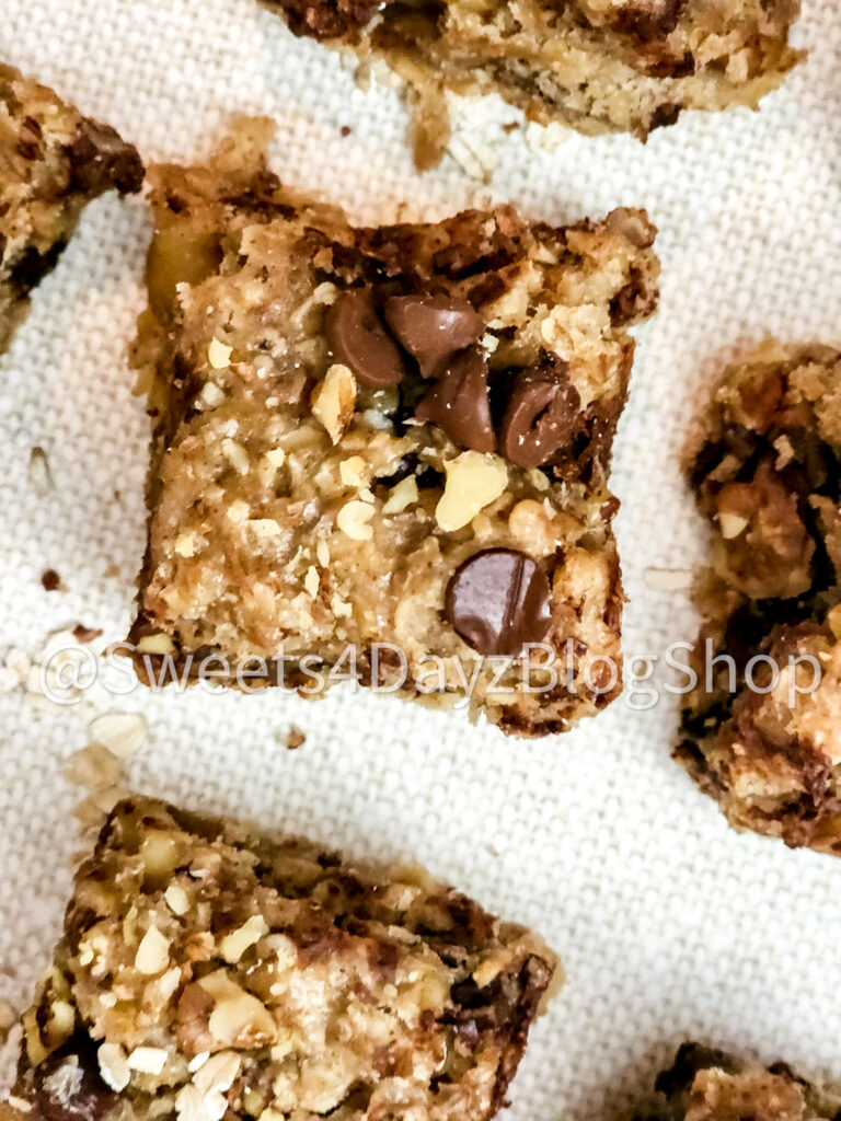 Vegan Banana Bread Oatmeal Bars on Linen - Image 11