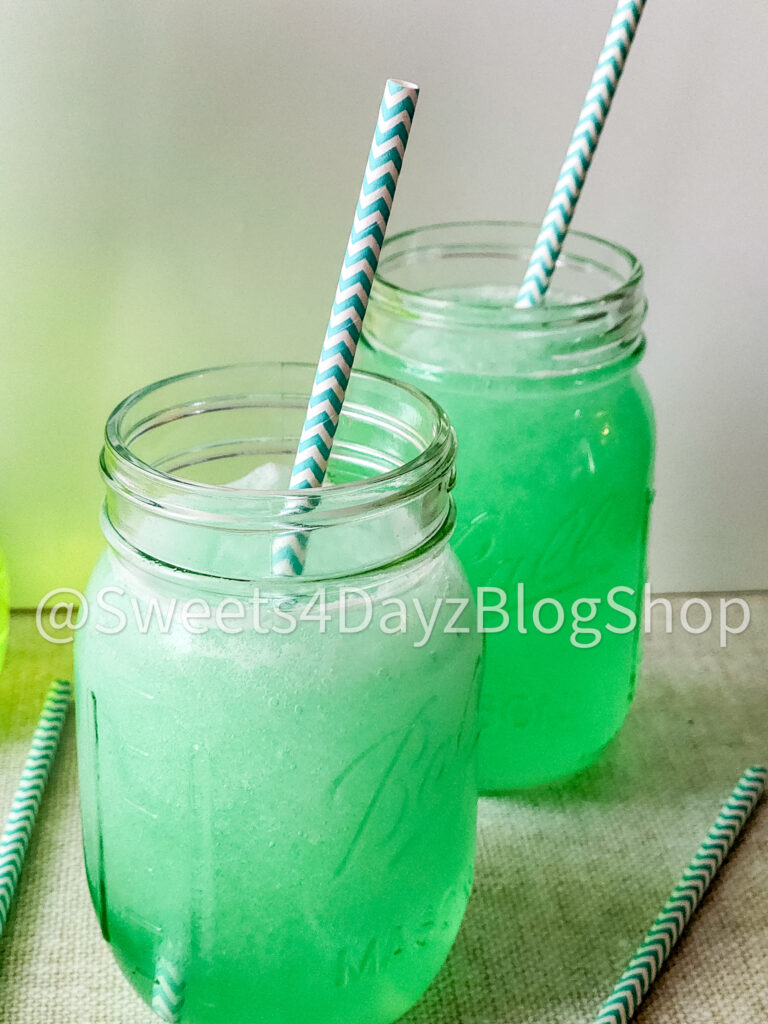 Copycat Taco Bell's Baja Blast Freeze on Linen - Image 3