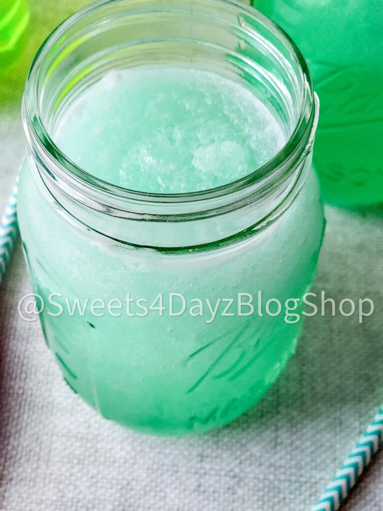 Copycat Taco Bell's Baja Blast Freeze on Linen - Image 8