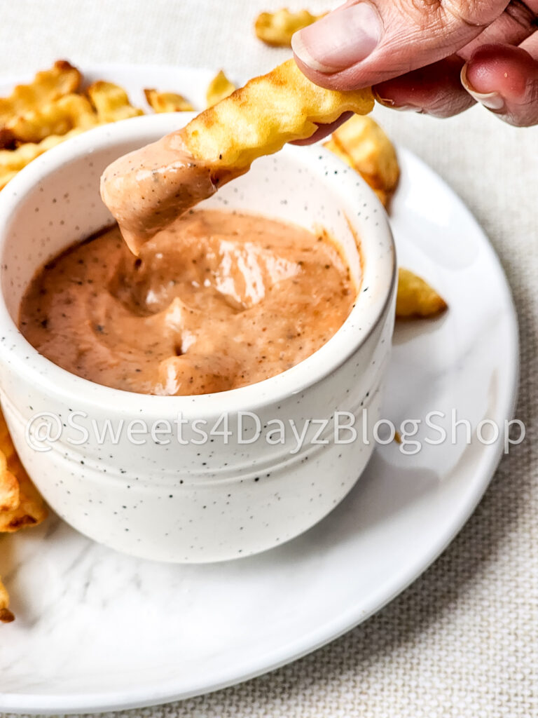 Copycat Raisin Cane's Sauce on Linen - Image 2