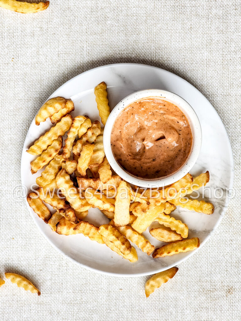 Copycat Raisin Cane's Sauce on Linen - Image 3