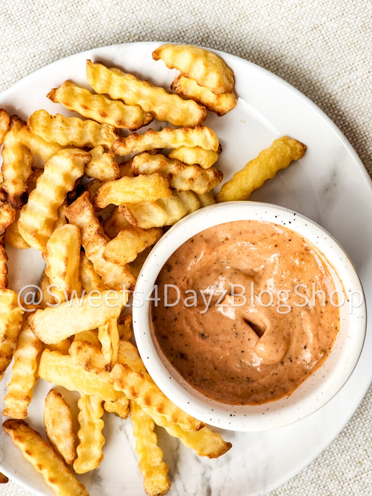 Copycat Raisin Cane's Sauce on Linen - Image 5