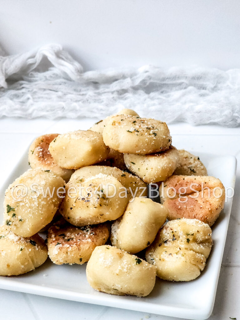 Copycat Domino's Parmesan Bites on Rhombus - Image 4
