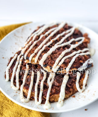 Copycat Denny's Cinnamon Roll Pancakes on Rhombus