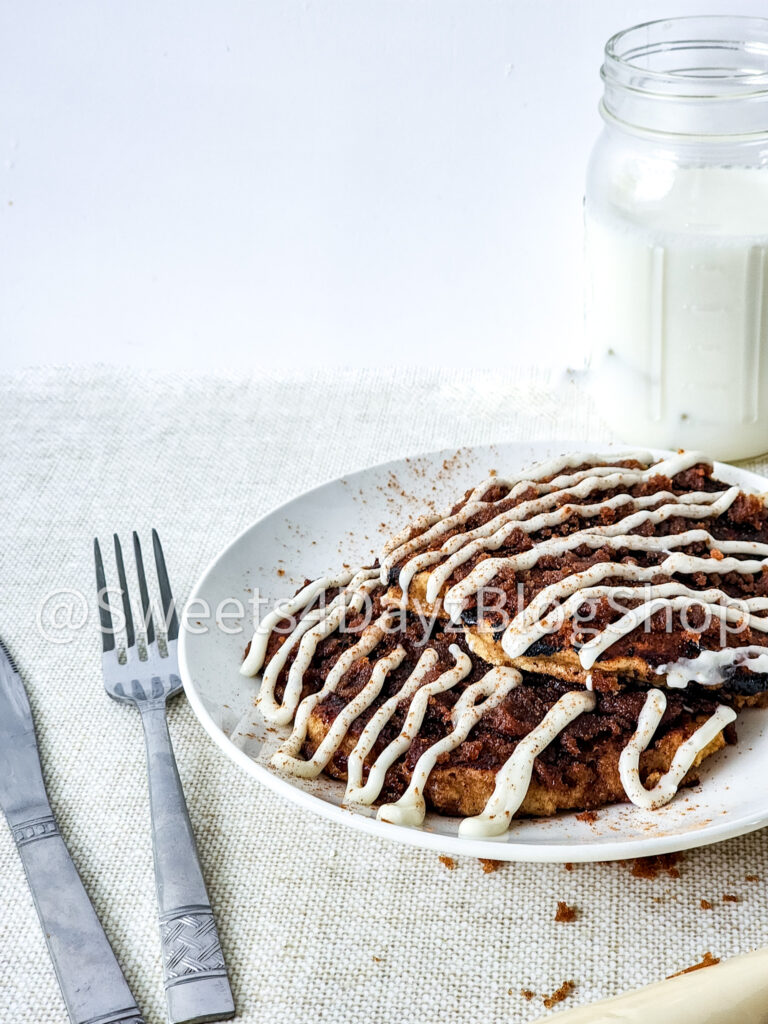 Copycat Denny's Cinnamon Roll Pancakes on Linen - Image 3
