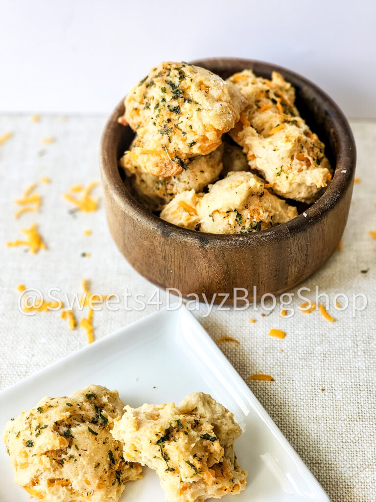 Copycat Red Lobster's Cheddar Bay Biscuits on Linen - Image 2