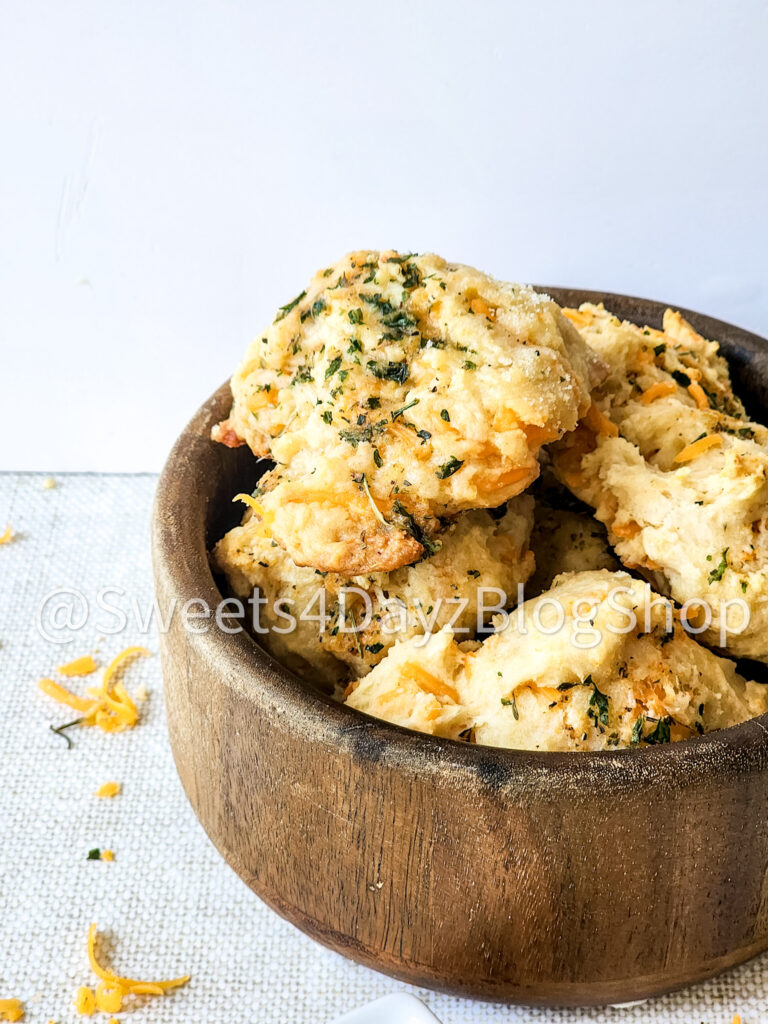 Copycat Red Lobster's Cheddar Bay Biscuits on Linen - Image 4