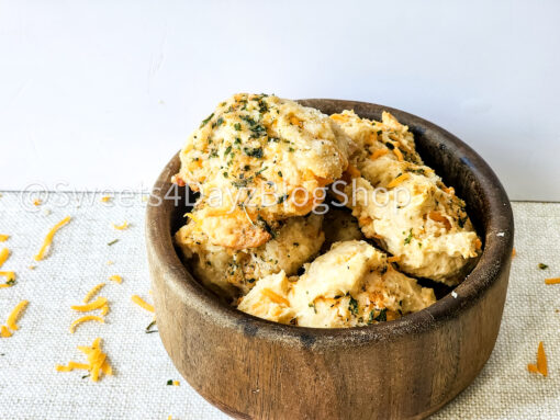 Copycat Red Lobster's Cheddar Bay Biscuits on Linen - Image 5