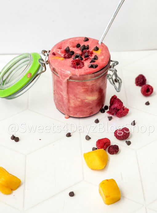 Raspberry Mango Frozen Yogurt on Rhombus - Image 3