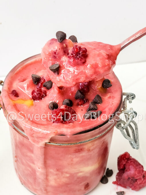 Raspberry Mango Frozen Yogurt on Rhombus