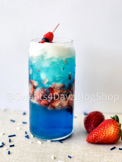 4th of July Cocktail on Linen - Image 2