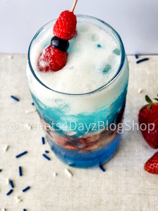 4th of July Cocktail on Linen - Image 7