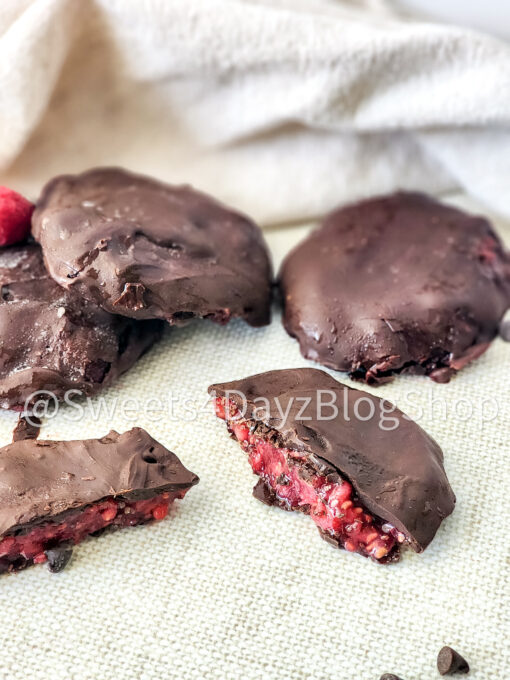 Chocolate Raspberry Bites on Linen - Image 8