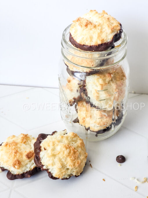 Keto Coconut Macarons on Rhombus - Image 3