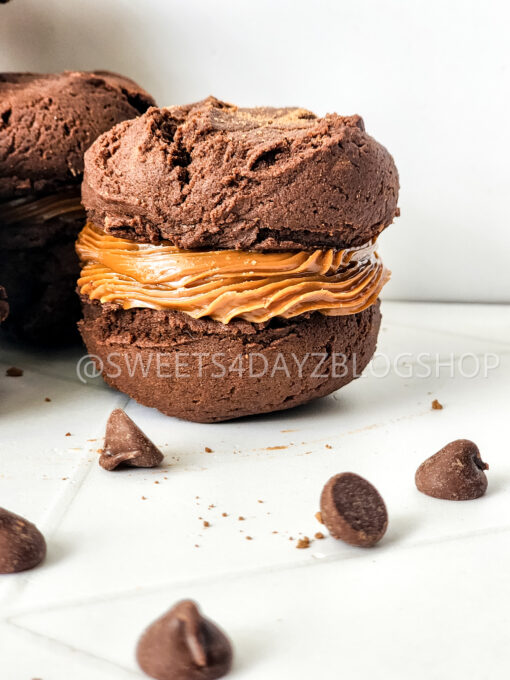 Mocha Caramel Cookie Sandwiches on Rhombus - Image 5