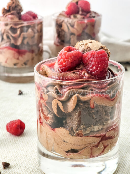 Simple Raspberry Fudge Parfait on Linen - Image 4