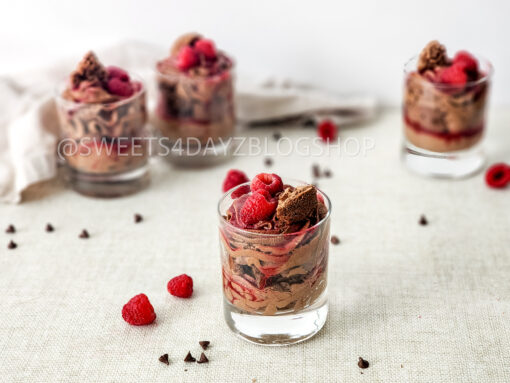 Simple Raspberry Fudge Parfait on Linen - Image 6