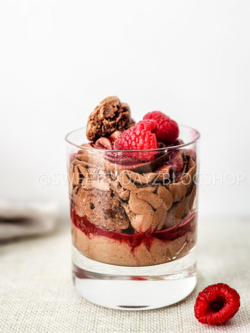 Simple Raspberry Fudge Parfait on Linen - Image 7