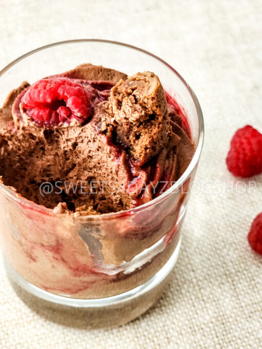 Simple Raspberry Fudge Parfait on Linen - Image 9