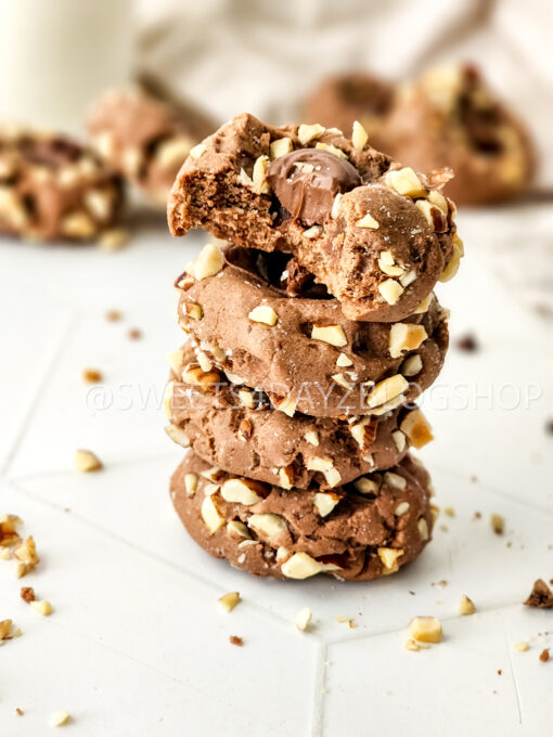 Simple Thumbprint Nutella Cookies on Rhombus - Image 2