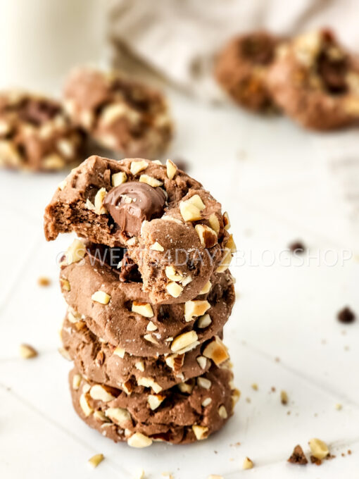 Simple Thumbprint Nutella Cookies on Rhombus - Image 3