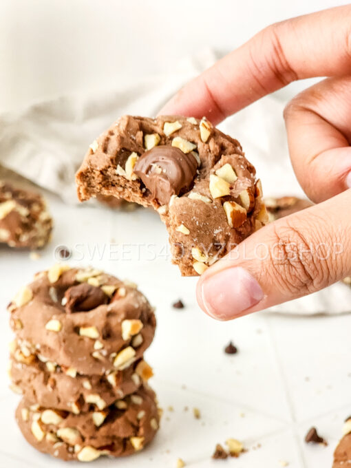 Simple Thumbprint Nutella Cookies on Rhombus - Image 7