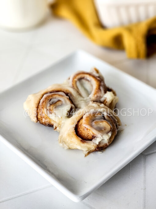 30 Minute Mini Cinnamon Rolls on Rhombus - Image 3